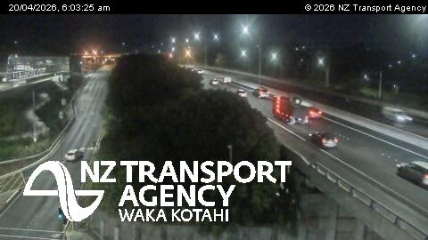 SH1 Constellation Dr (Southbound)